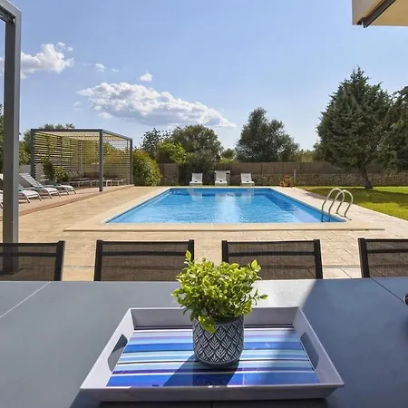 Holiday home Caleu *